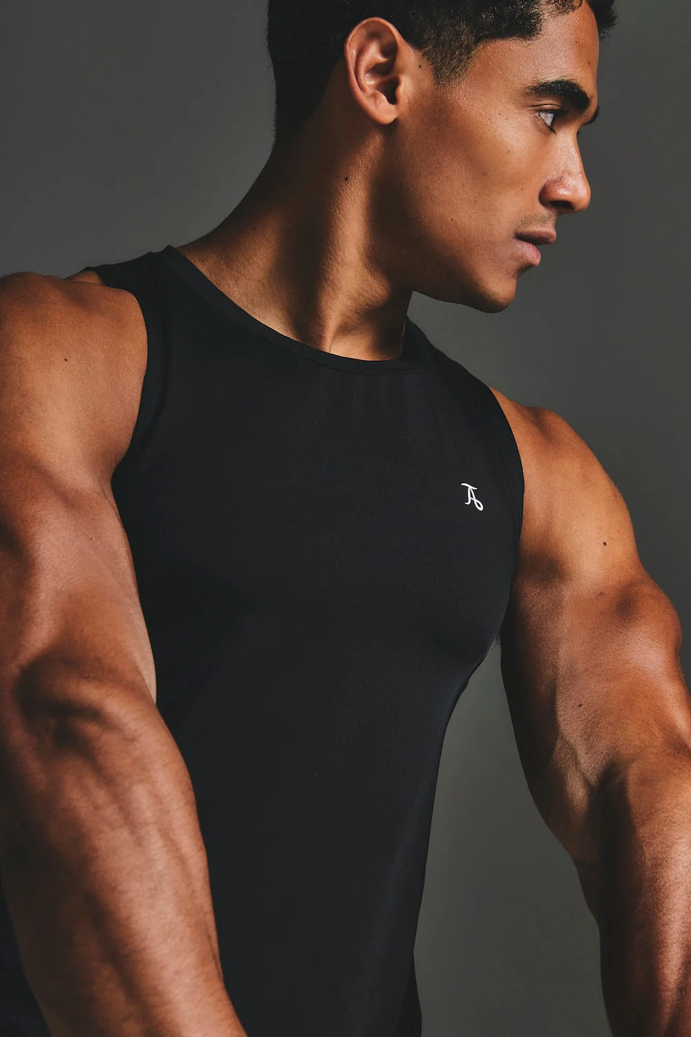 Training Vest in Black - Image 5